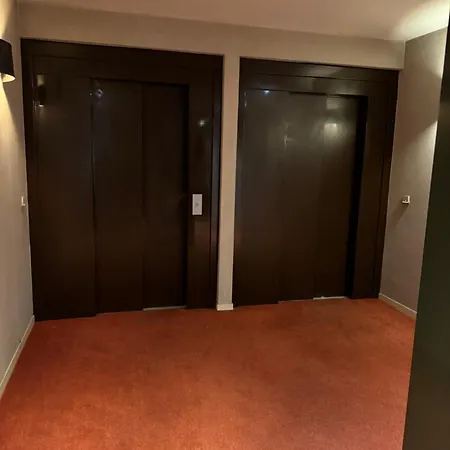 Proche Paris Bercy , Parking Joinville-le-Pont