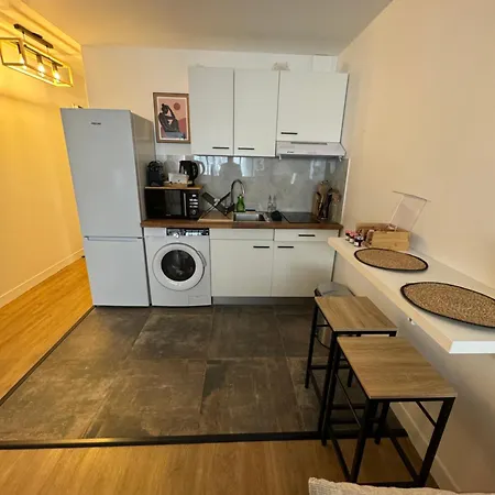 Proche Paris Bercy , Parking Apartment Joinville-le-Pont